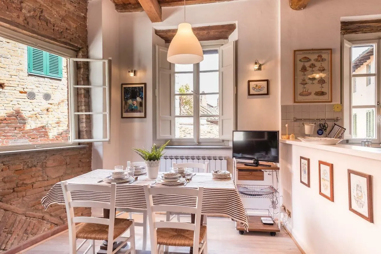 Rise And Smile Charming Penthouse Apartment Lucca