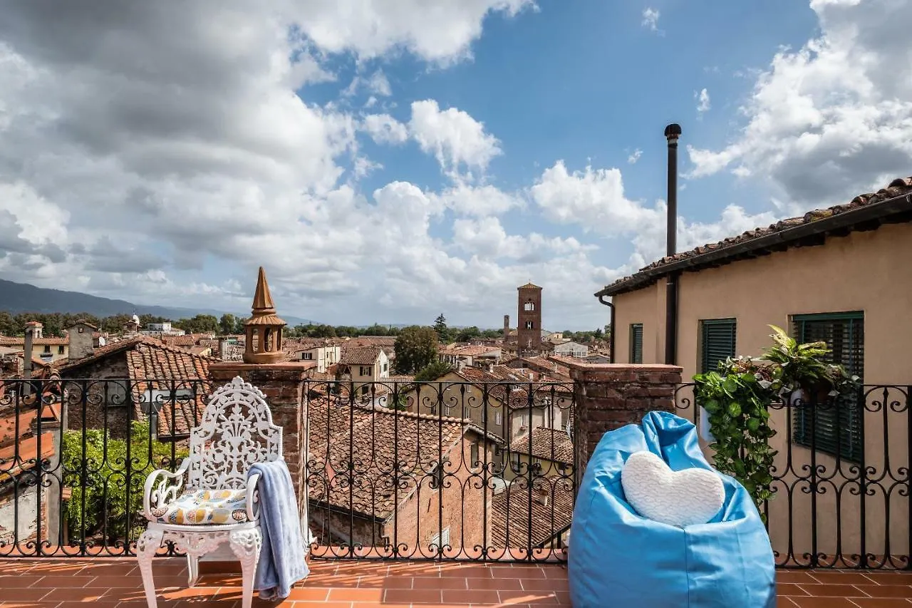 Rise And Smile Charming Penthouse Apartment Lucca